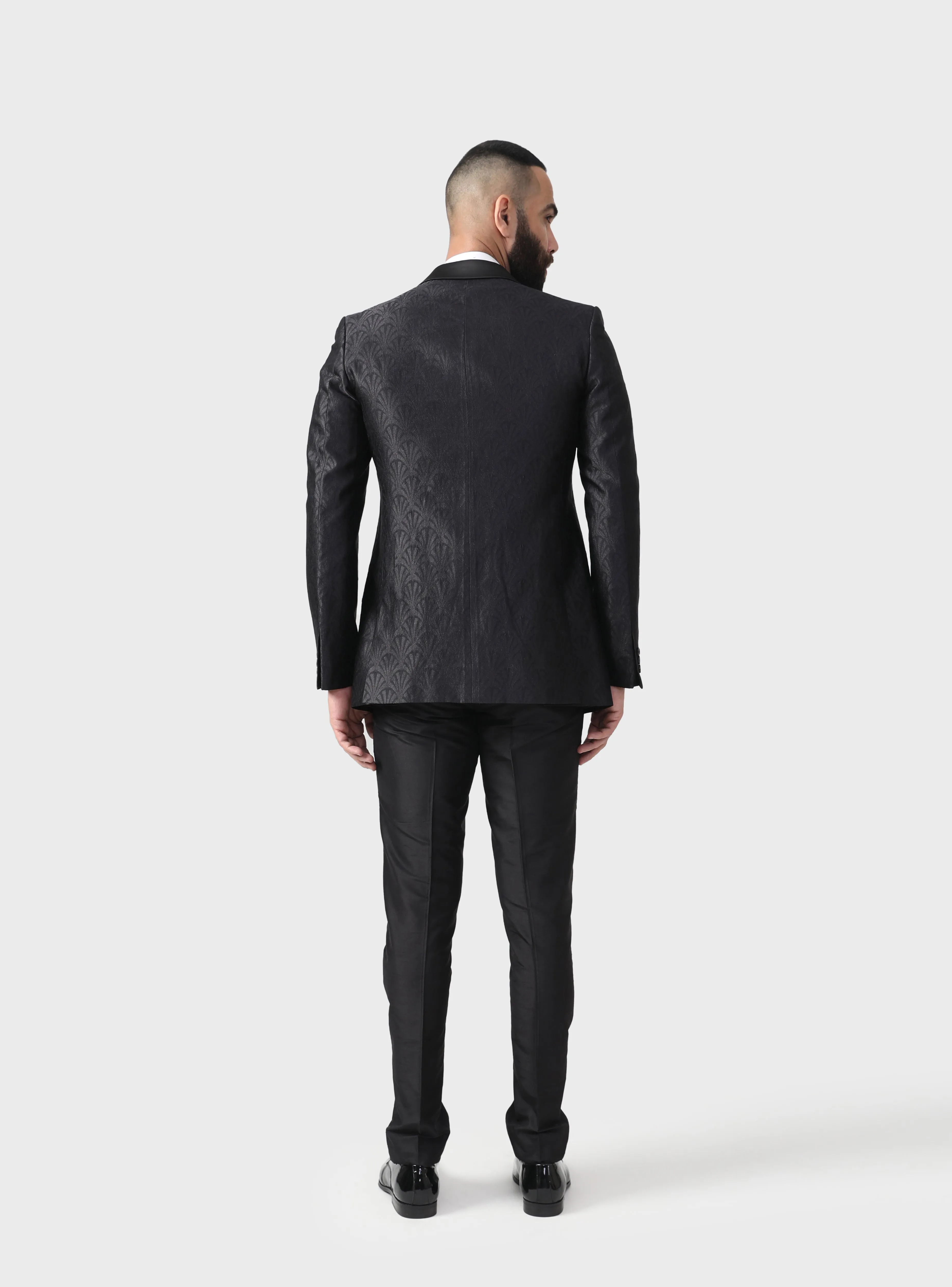 THE ARCHED PATTERN TUXEDO JACKET