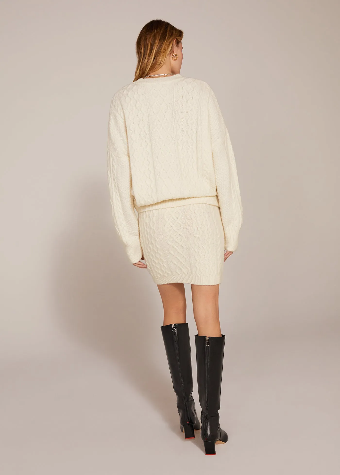 THE OVERSIZED CABLE SWEATER