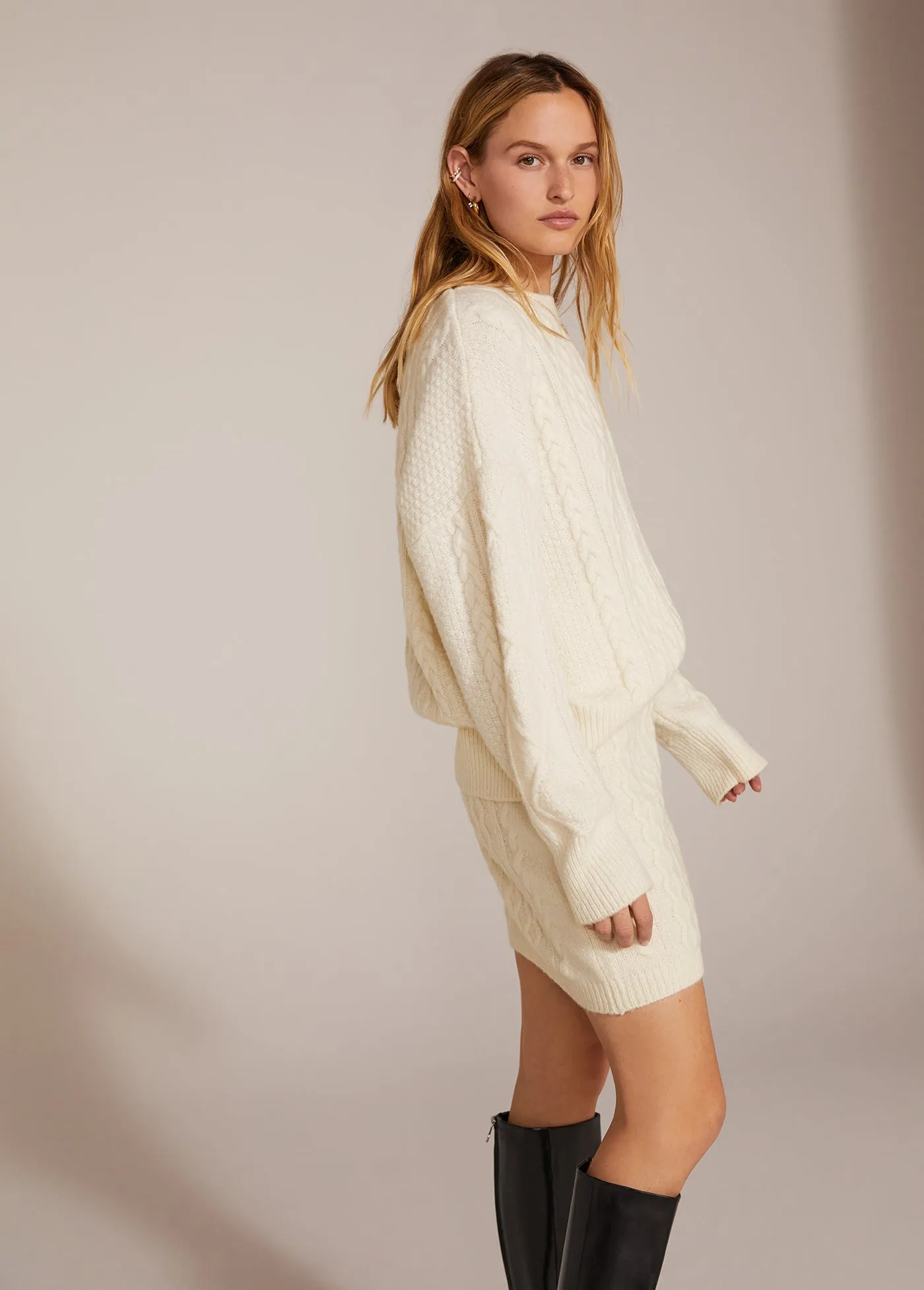 THE OVERSIZED CABLE SWEATER